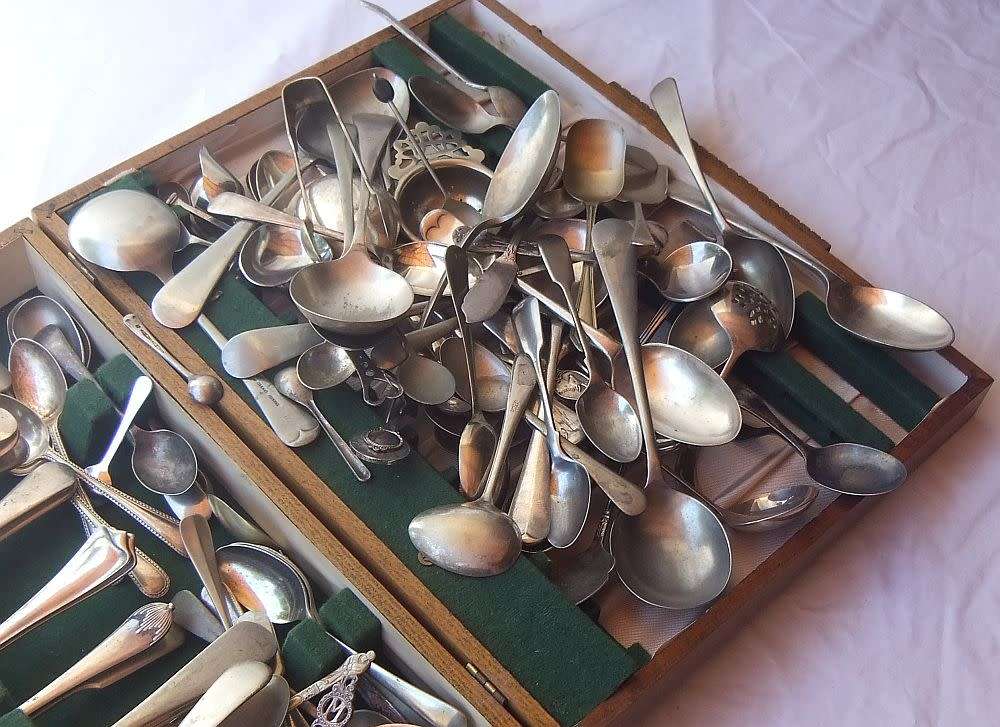 COOL DEAL !! OVER 100 PIECES OF VINTAGE / ANTIQUE CUTLERY IN AN OLD ART DECO WOODEN CANTEEN BOX !!