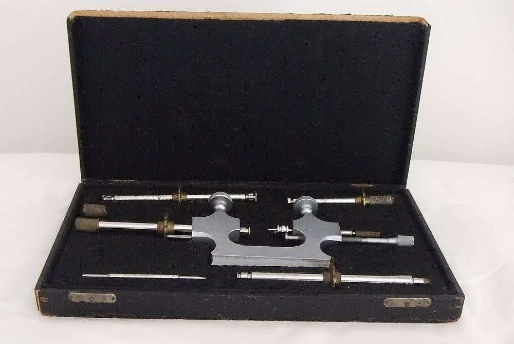 RARE FIND !! AN ANTIQUE WATCHMAKERS SWIVEL LATHE TOOL IN GOOD CONDITION !! PLUS ACCESSORIES !!