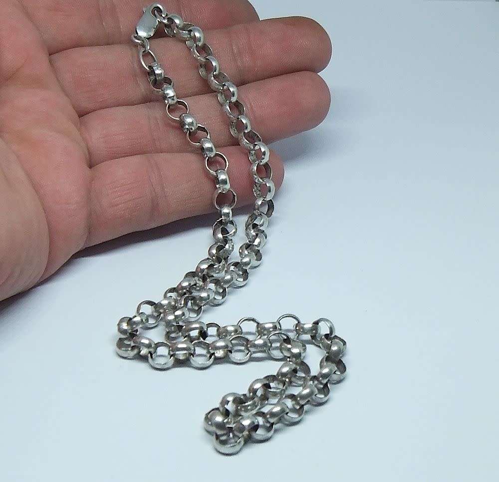 A SUPERB AND STRONG SOLID STERLING SILVER ROUND LINK NECKLACE WITH A QUALITY CLASP !! MUST HAVE !!