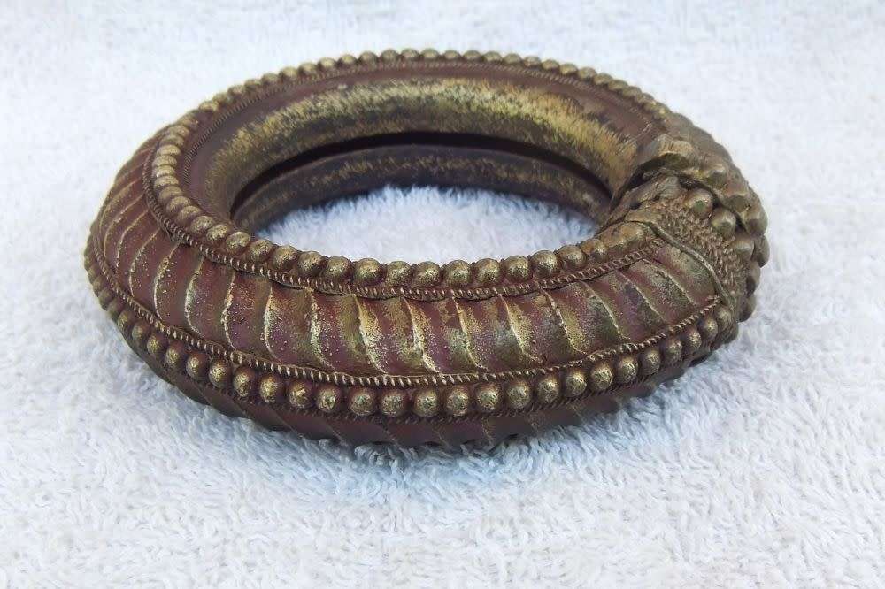 TRUE ANTIQUE !! A NORTH AFRICAN SLAVE BANGLE MADE OF A BRONZE LOOK HEAVY METAL !! RARE FIND !!