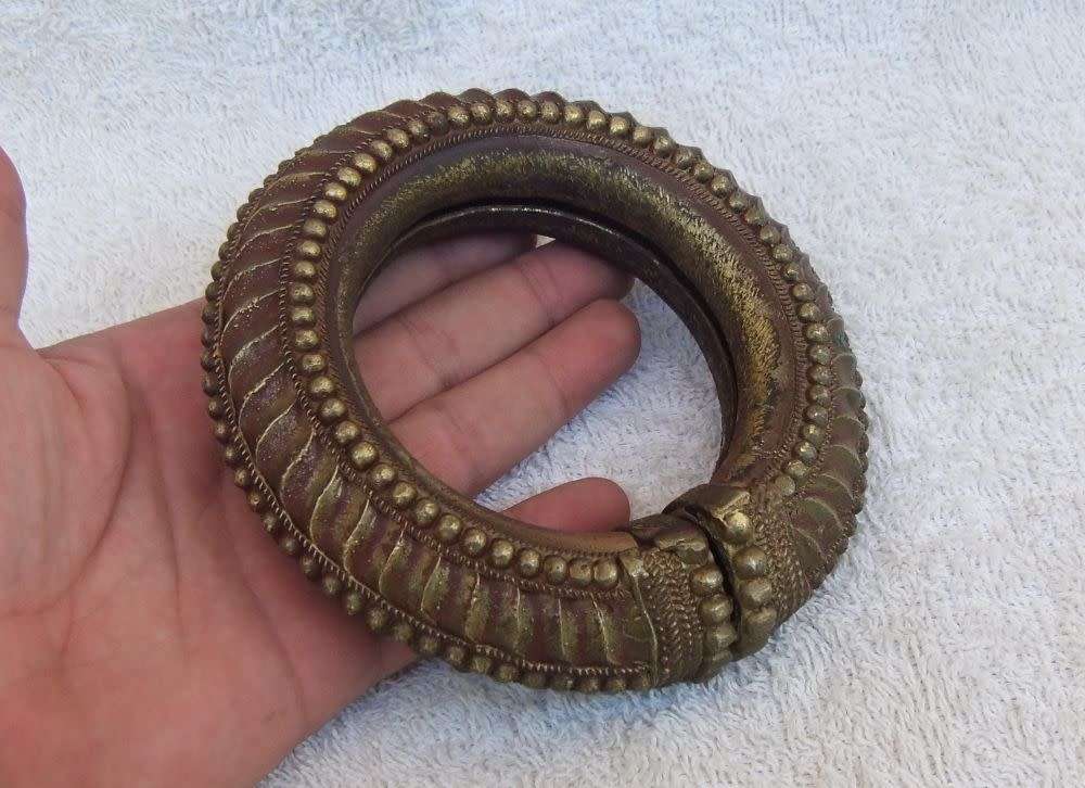 TRUE ANTIQUE !! A NORTH AFRICAN SLAVE BANGLE MADE OF A BRONZE LOOK HEAVY METAL !! RARE FIND !!