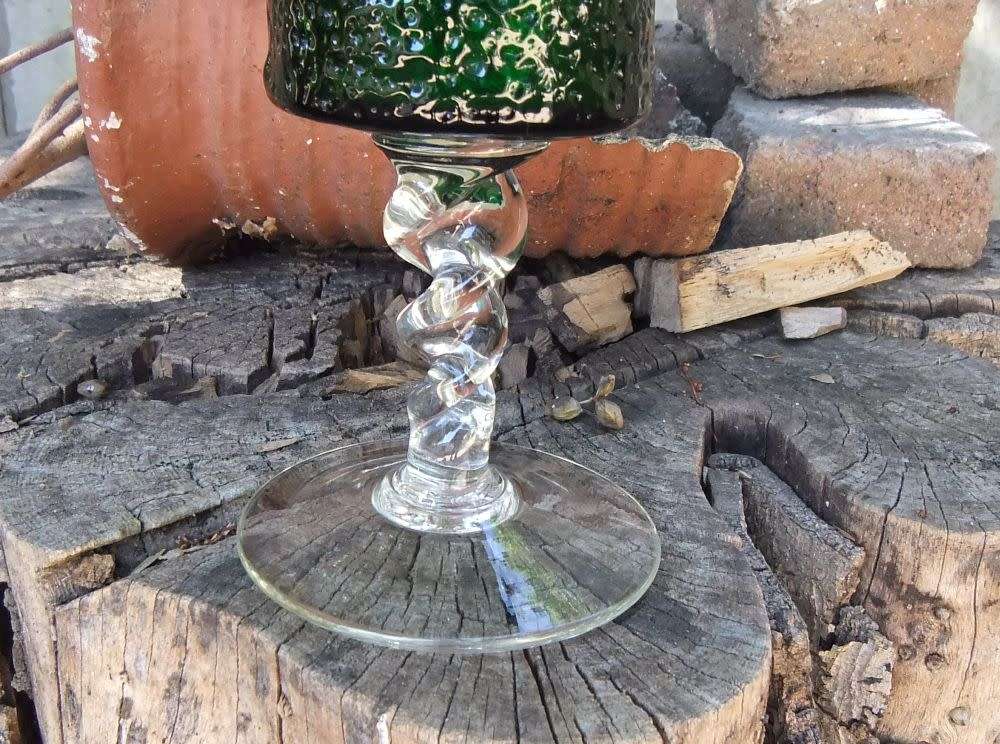 A REMARKABLE VINTAGE 1970`S TEXTURED DARK GREEN GLASS VASE WITH AN EYE CATCHING TWISTED STEM !!