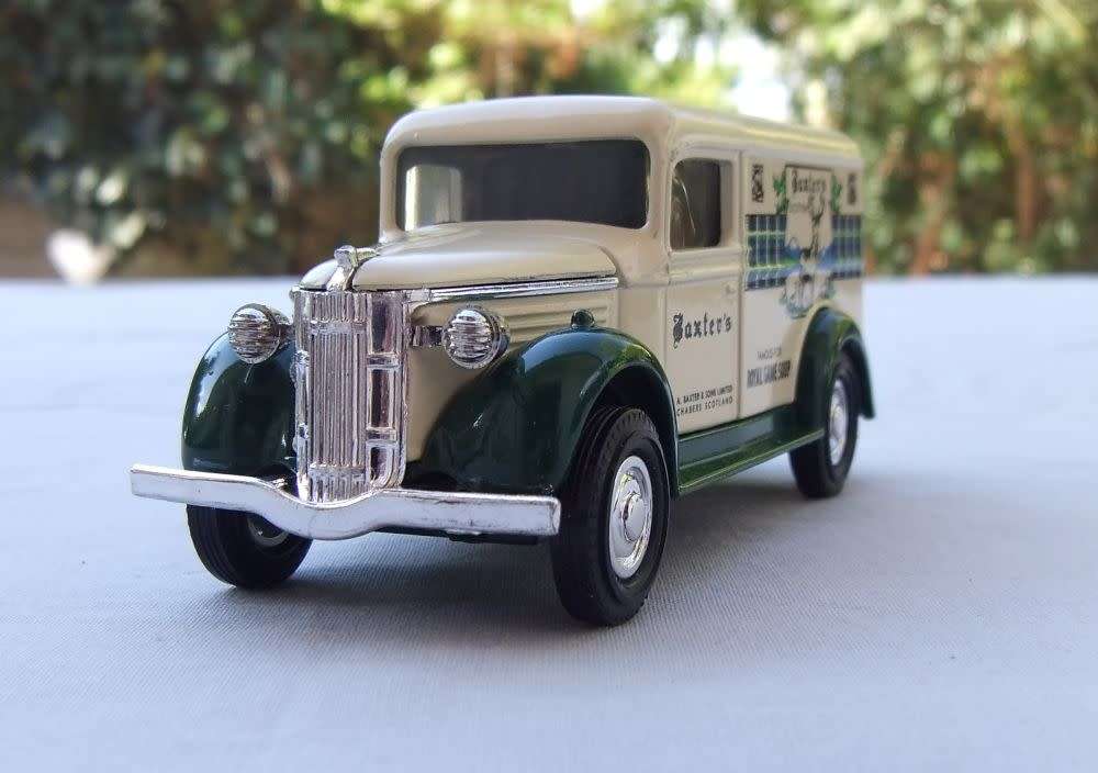 A VINTAGE DIE CAST METAL MODEL OF THE 1937 FOURGONNETTE GMC VAN BY MATCHBOX