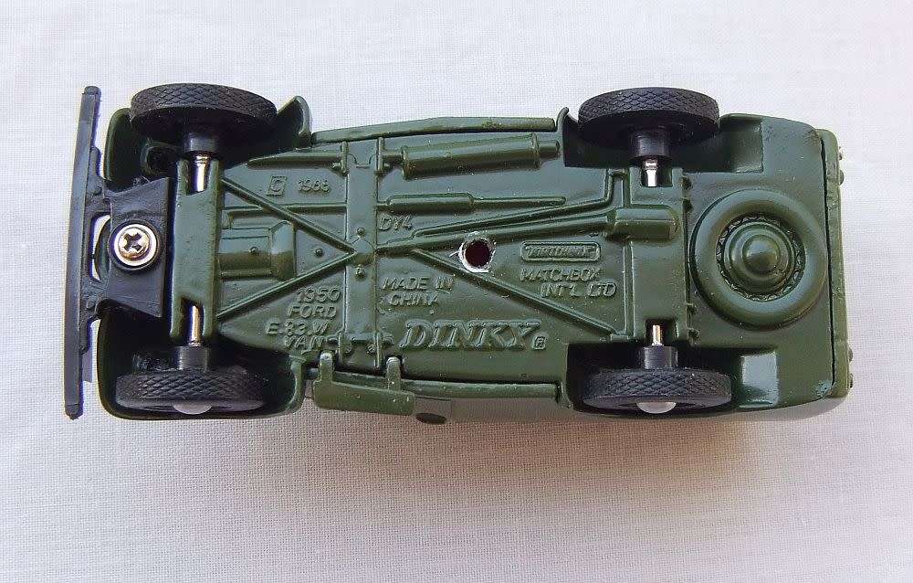 A VINTAGE DIE CAST METAL MODEL OF THE 1950 FORD E83W 10 CWT VAN BY MATCHBOX DINKY COLLECTION