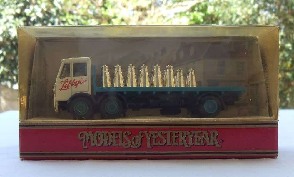 A VINTAGE DIE CAST METAL MODEL OF THE 1939 ALBION 10 TON CX27 TRUCK BY MATCHBOX MODELS OF YESTERYEAR