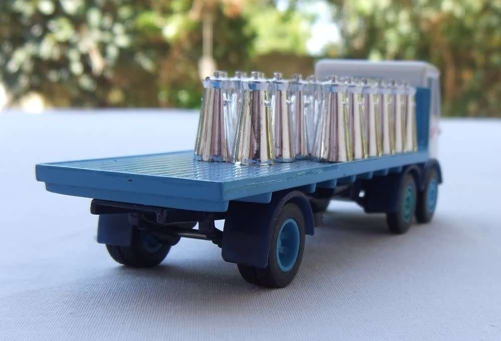 A VINTAGE DIE CAST METAL MODEL OF THE 1939 ALBION 10 TON CX27 TRUCK BY MATCHBOX MODELS OF YESTERYEAR