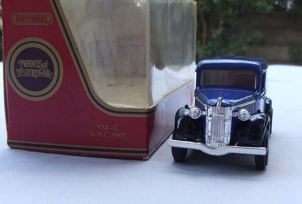 A VINTAGE DIE CAST METAL MODEL OF THE 1937 G.M.C VAN BY MATCHBOX MODELS OF YESTERYEAR