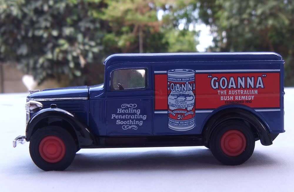 A VINTAGE DIE CAST METAL MODEL OF THE 1937 G.M.C VAN BY MATCHBOX MODELS OF YESTERYEAR