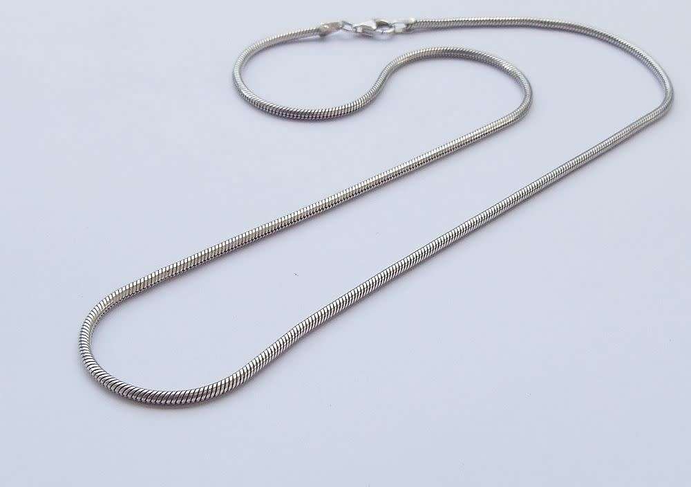 WOW !! A FABULOUS GENUINE ITALIAN STERLING SILVER SNAKE STYLE NECKLACE IN EXCELLENT CONDITION !!