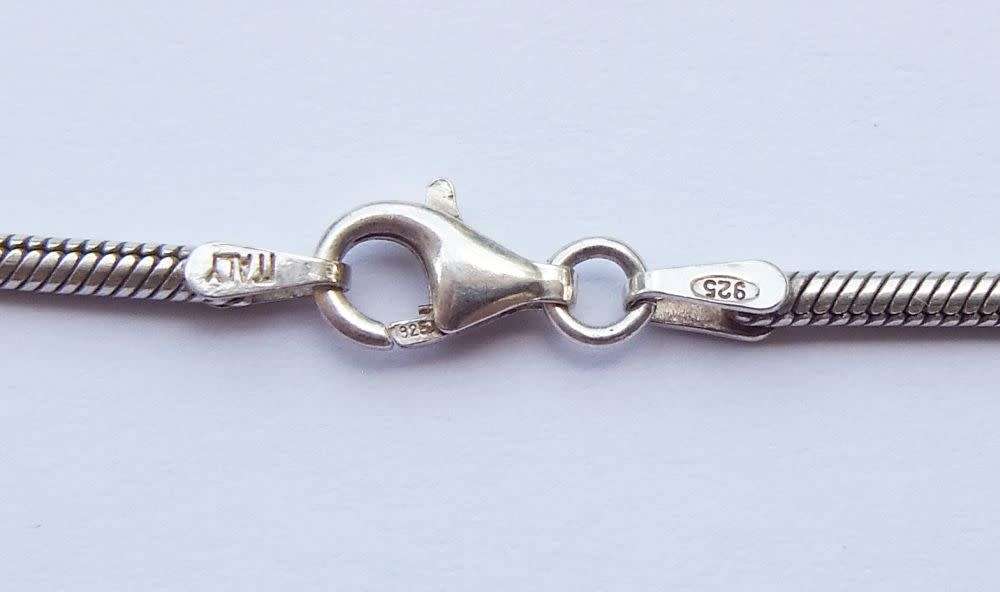 WOW !! A FABULOUS GENUINE ITALIAN STERLING SILVER SNAKE STYLE NECKLACE IN EXCELLENT CONDITION !!