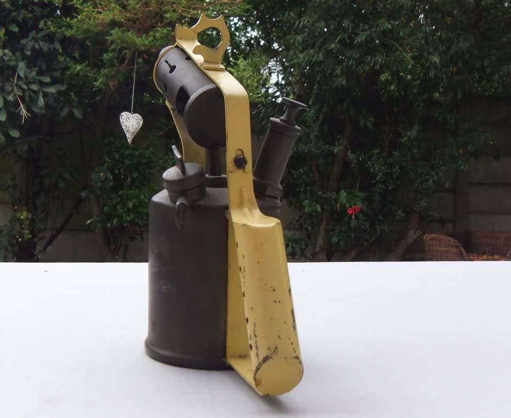 HARD TO FIND !! AN OLD 1930`S / 40`S OPTIMUS 411 BRASS BLOW LAMP ( TORCH ) MADE IN STOCKHOLM SWEDEN