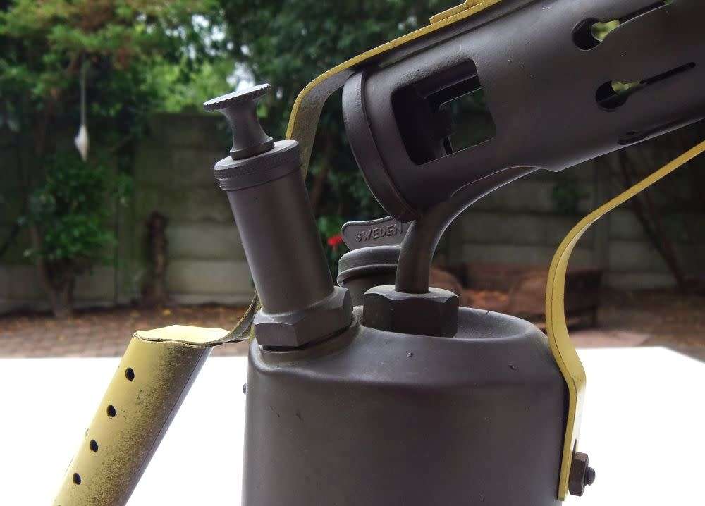 HARD TO FIND !! AN OLD 1930`S / 40`S OPTIMUS 411 BRASS BLOW LAMP ( TORCH ) MADE IN STOCKHOLM SWEDEN