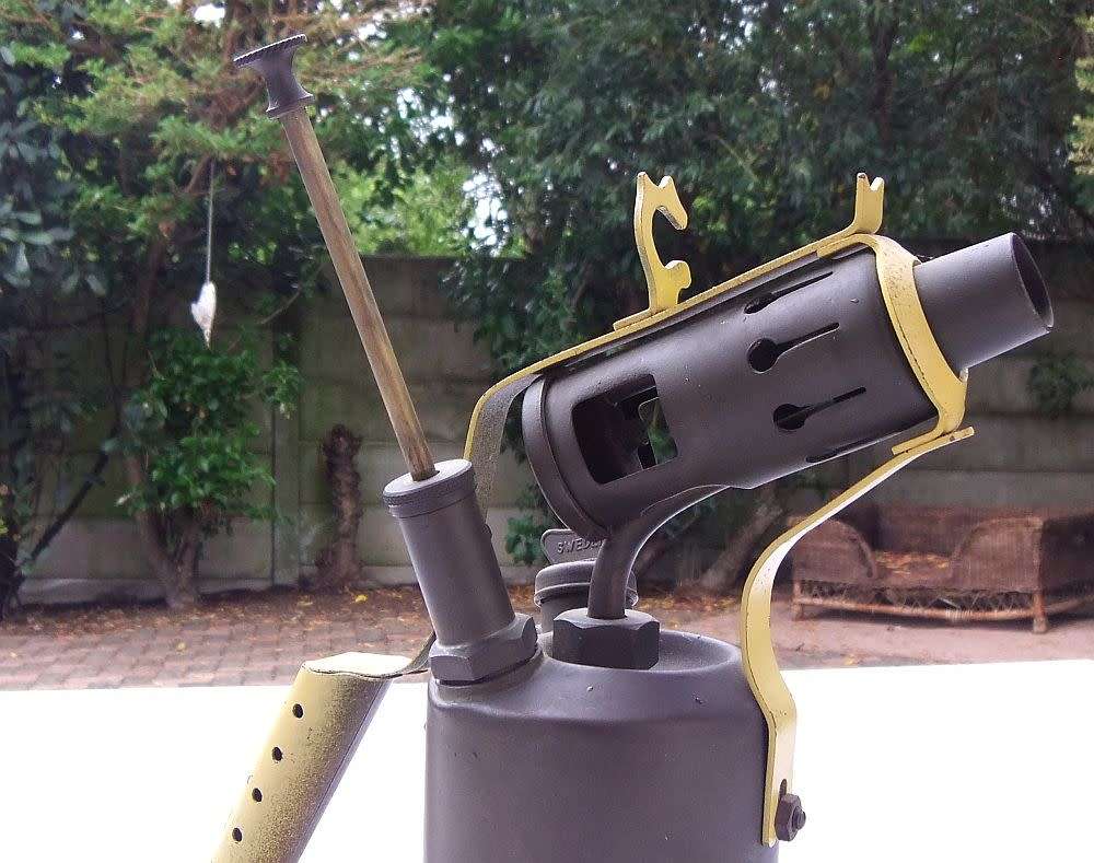 HARD TO FIND !! AN OLD 1930`S / 40`S OPTIMUS 411 BRASS BLOW LAMP ( TORCH ) MADE IN STOCKHOLM SWEDEN