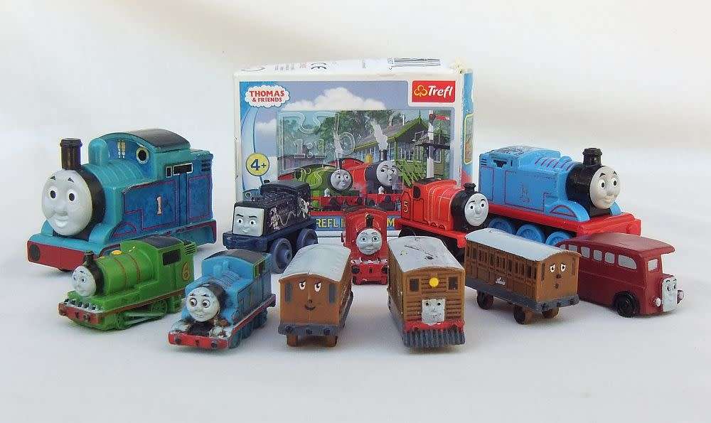 An adorable lot of Thomas the tank engine & friends models plus complete puzzle - Bid for the lot