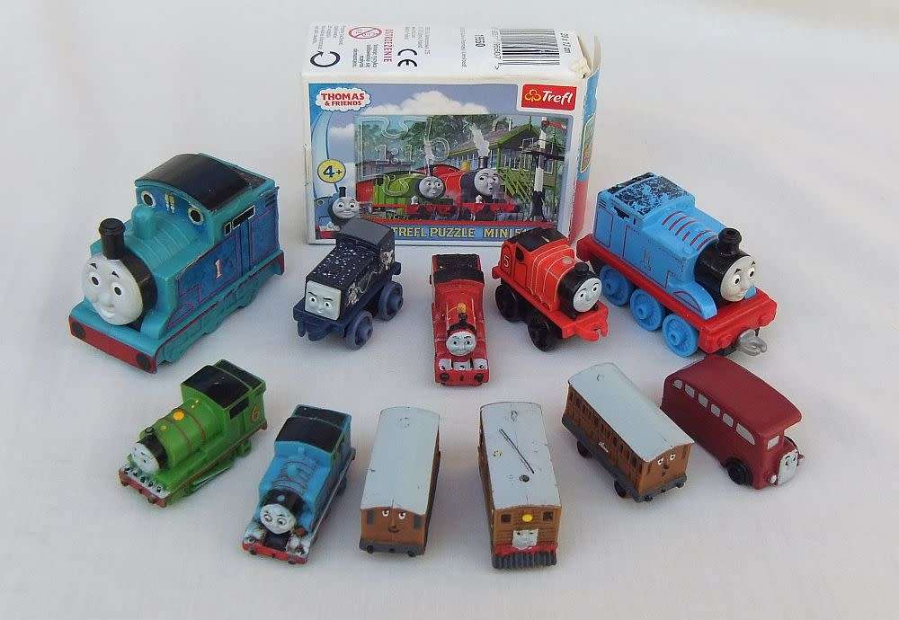 An adorable lot of Thomas the tank engine & friends models plus complete puzzle - Bid for the lot