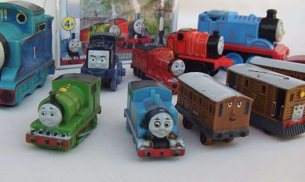 An adorable lot of Thomas the tank engine & friends models plus complete puzzle - Bid for the lot