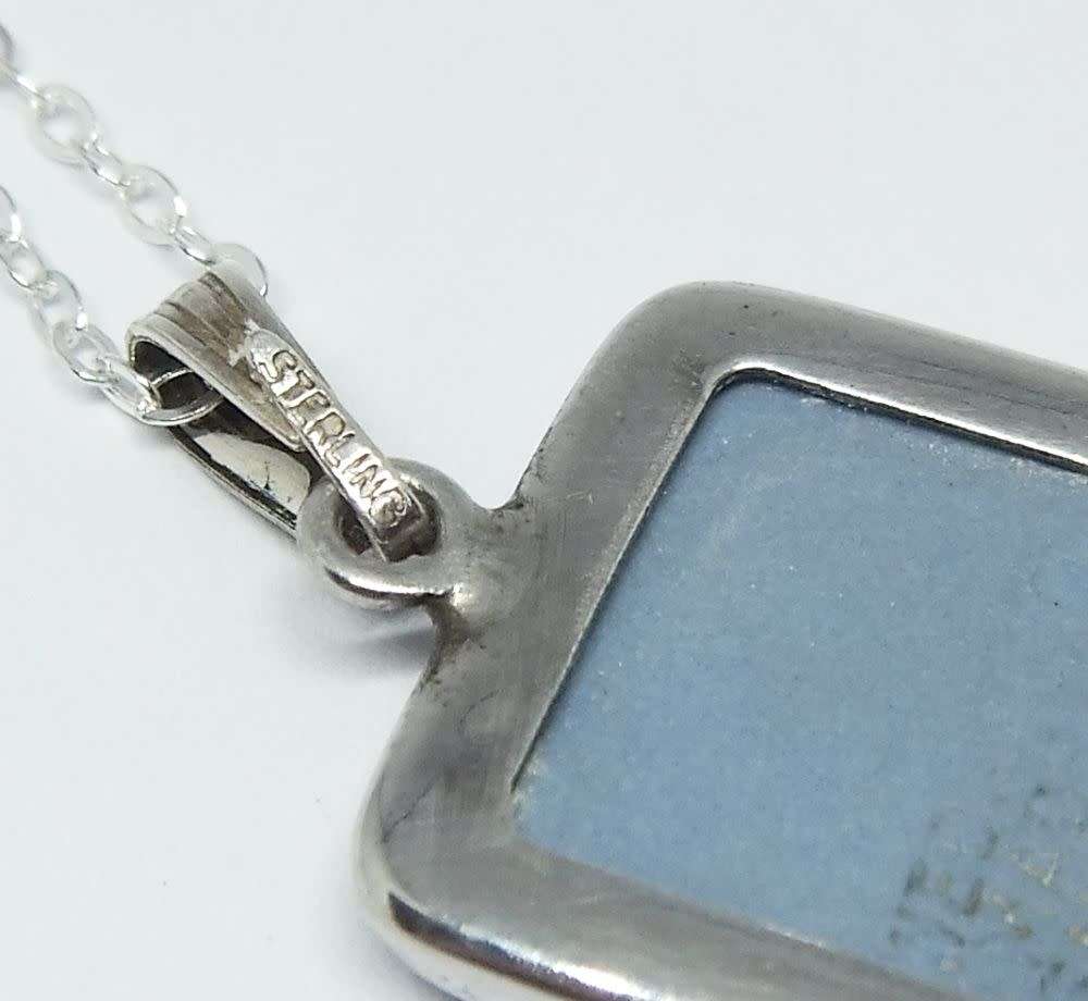 A stunning rare vintage hallmarked silver Wedgwood pendant with new sterling silver necklace