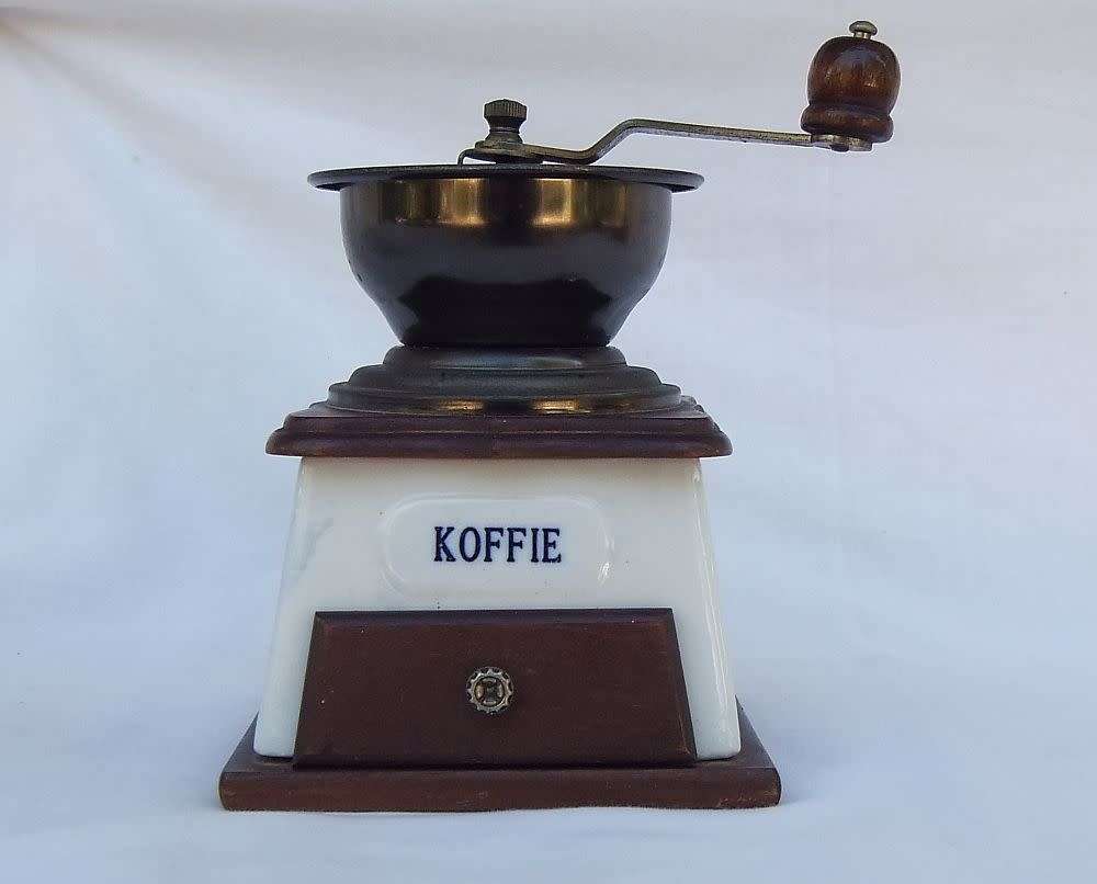A lovely vintage `KOFFIE`  grinder with Delft style windmill decoration