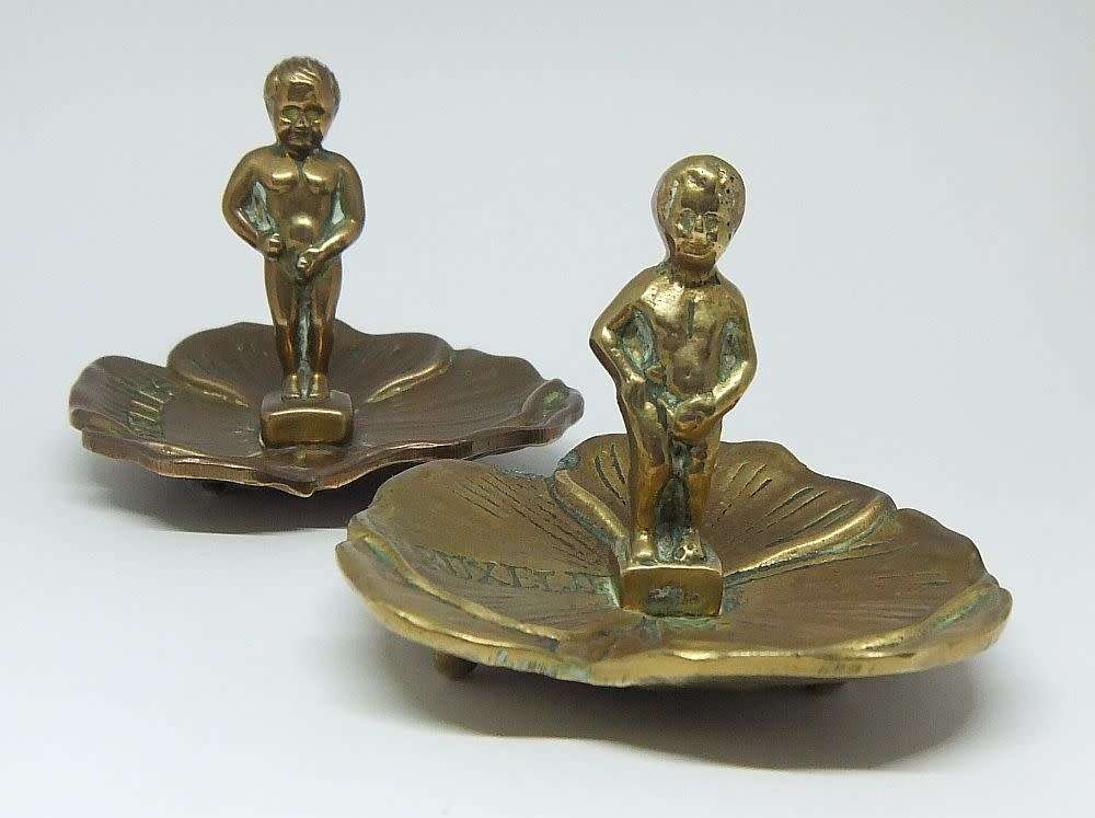 Too cute !! Two old solid brass / bronze boy from Bruxelles themed coin or ring dishes