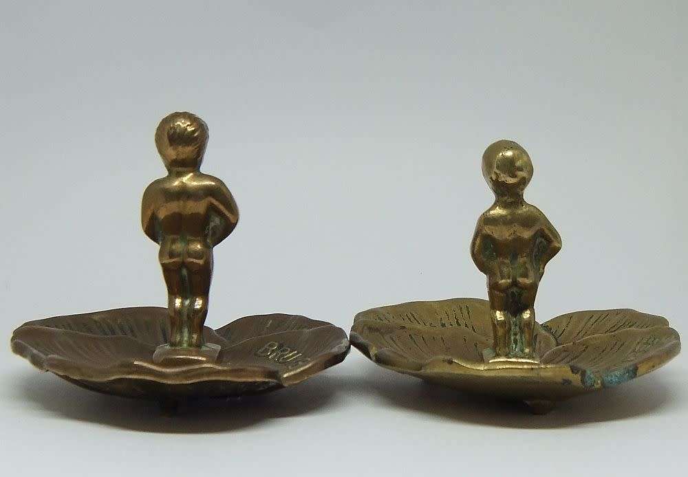 Too cute !! Two old solid brass / bronze boy from Bruxelles themed coin or ring dishes