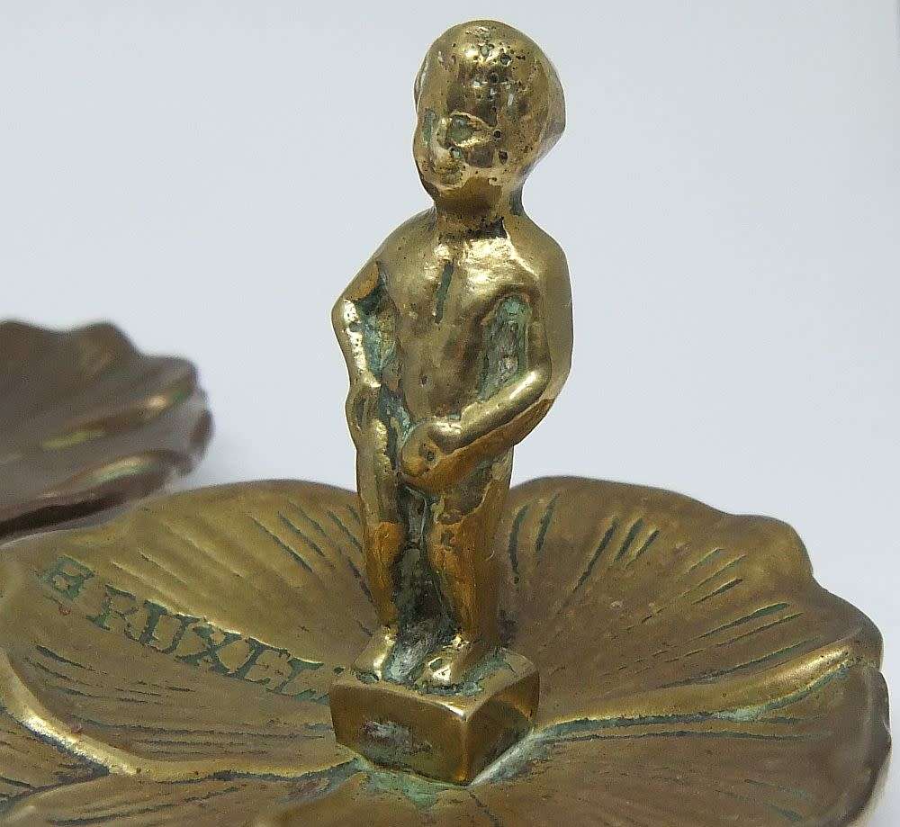 Too cute !! Two old solid brass / bronze boy from Bruxelles themed coin or ring dishes