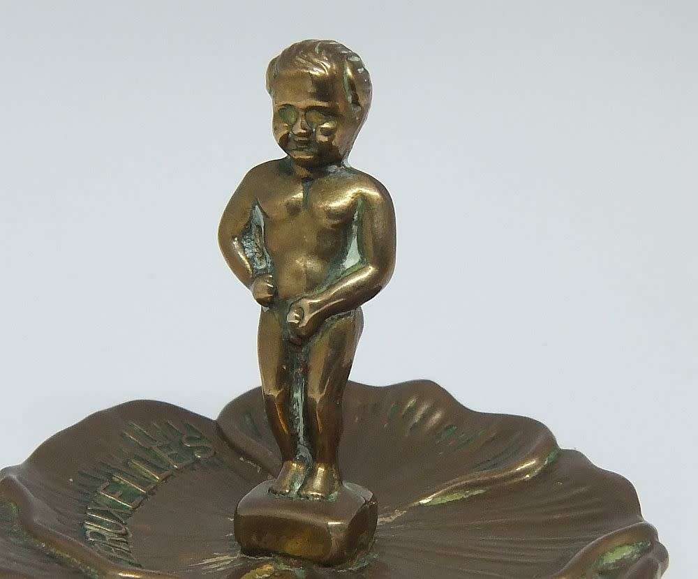Too cute !! Two old solid brass / bronze boy from Bruxelles themed coin or ring dishes