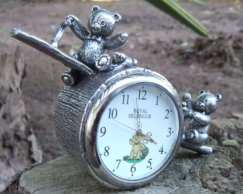 The most adorable Pewter clock I have ever seen by Royal Selangor - Working 100%