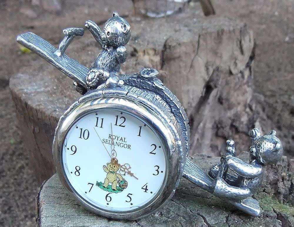 The most adorable Pewter clock I have ever seen by Royal Selangor - Working 100%