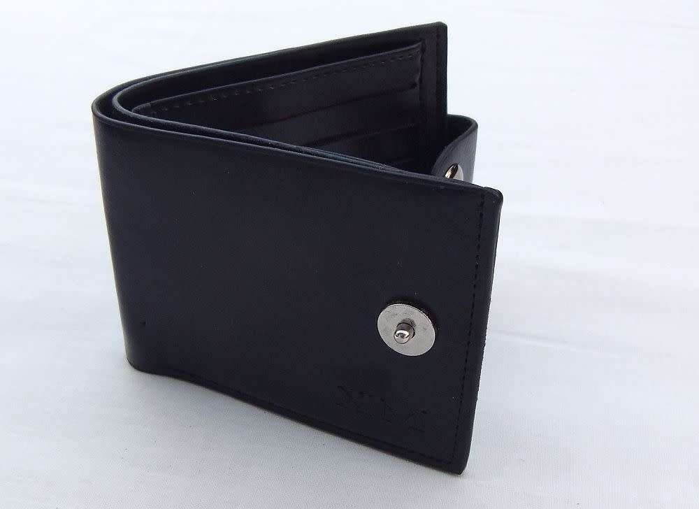 Brand new !! A PU leather unisex wallet / purse for notes , coins and cards with magnetic clip