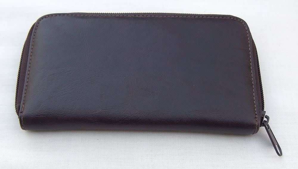 Brand new !! A PU leather unisex wallet / purse for notes , coins and cards