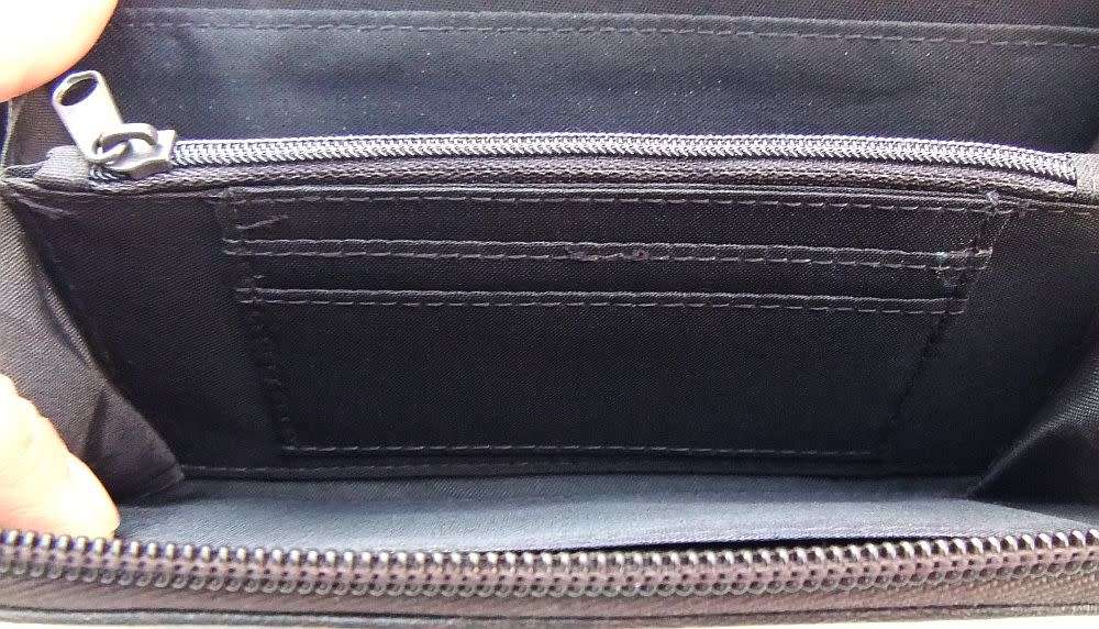 Brand new !! A PU leather unisex wallet / purse for notes , coins and cards