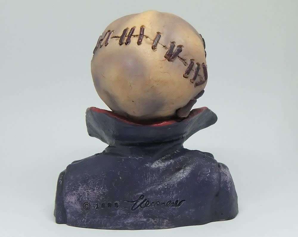 A HAUNTED LOOKING 1998 MONSTER BUST FIGURINE WITH DESIGNERS STAMP AND ORIGINAL BOX