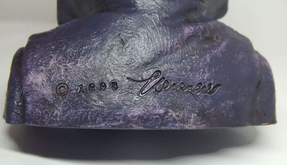 A HAUNTED LOOKING 1998 MONSTER BUST FIGURINE WITH DESIGNERS STAMP AND ORIGINAL BOX