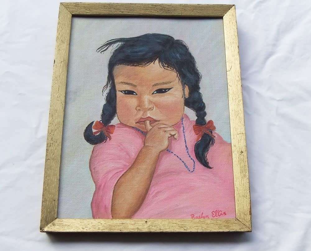A VERY CHARMING VINTAGE ORIGINAL OIL ON BOARD PAINTING OF A CHUBBY YOUNG GIRL BY ROSLYN ELLIS