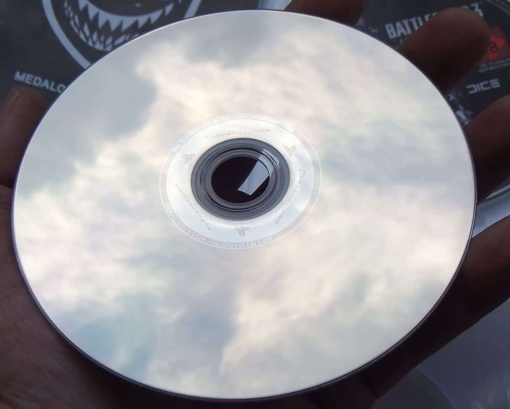 4 X PLAYSTATION 3 GAMES - BATTLEFIELD 3 , MASS EFFECT 3 , RESISTANCE 2 AND FALLOUT NEW VEGAS !! WOW