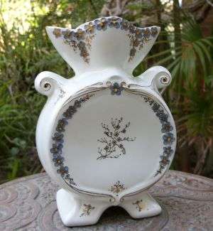 UNKNOWN PORCELAIN - BEAUTIFUL VASE - POSTAGE R40