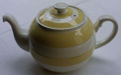 TG GREEN CORNISH WARE TEAPOT - GREAT CONDITION - POSTAGE R40