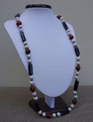 VINTAGE HAND PAINTED CERAMIC NECKLACE - POSTAGE R25