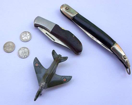 ASSORTED COLLECTABLES - DINKY AIRCRAFT - KERSHAW KNIFE - SABLE KNIFE - TICKEYS - POSTAGE R30