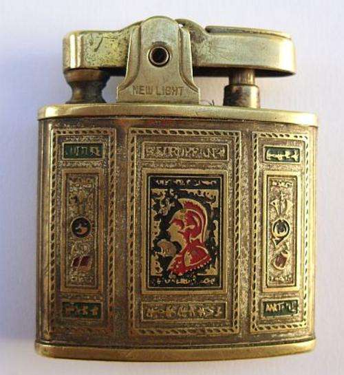 LOVELY DETAILED VINTAGE " NEW LIGHT " BRASS LIGHTER - POSTAGE R30