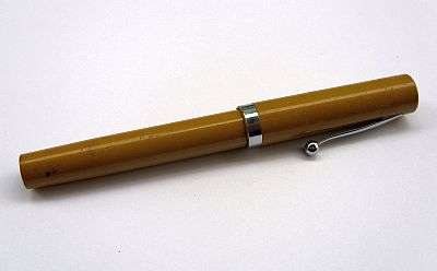 A SHEAFFER FOUNTAIN PEN