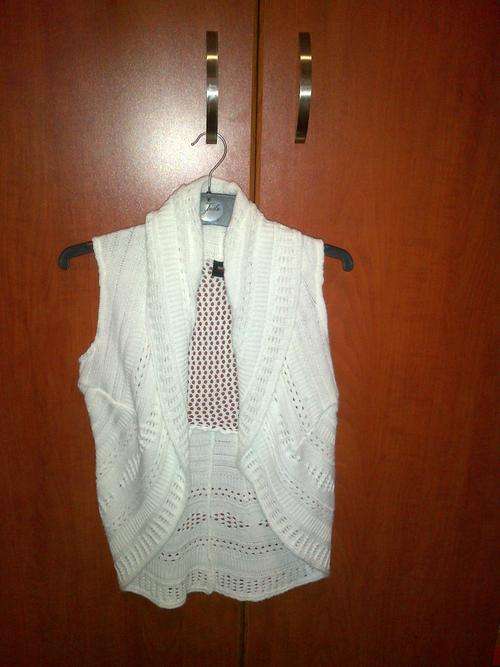 WHITE SLEEVELESS JERSEY FROM EXPRESS SIZE SMALL - AS NEW