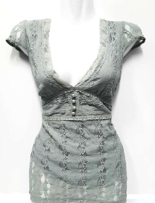 LATE ENTRY!!! BEAUTIFUL TOP WITH LACE DETAIL - AS NEW!!!