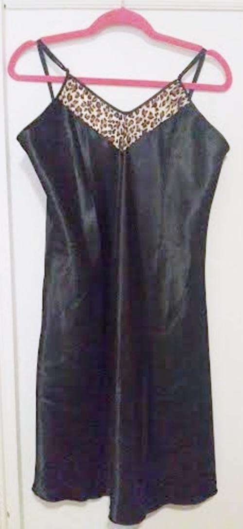 LATE ENTRY!!! BRAND NEW!!  GORGEOUS SLIP WITH LEOPARD PRINT DETAIL!!