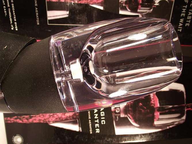 MAGIC  DECANTER   ESSENTIAL WINE AERATOR