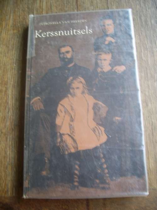 KERSSNUITSELS DEUR PETRONELLA VAN HEERDEN