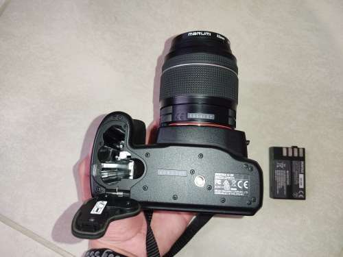 Pentax K-50 SLR Camera + Lens & Accessories - (Needs repairs aperture is jammed)
