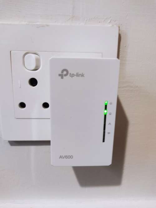 Powerline AV600 Wi-Fi Kit (TL-WPA4220 KIT)