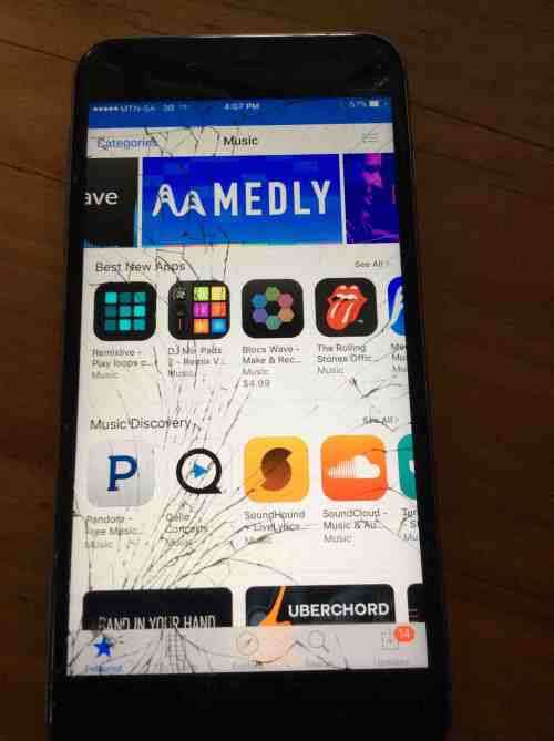 iPhone 6s Plus, 64GB (Cracked Screen)