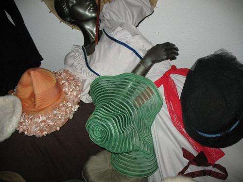 LOTS OF ANTIQUE HATS